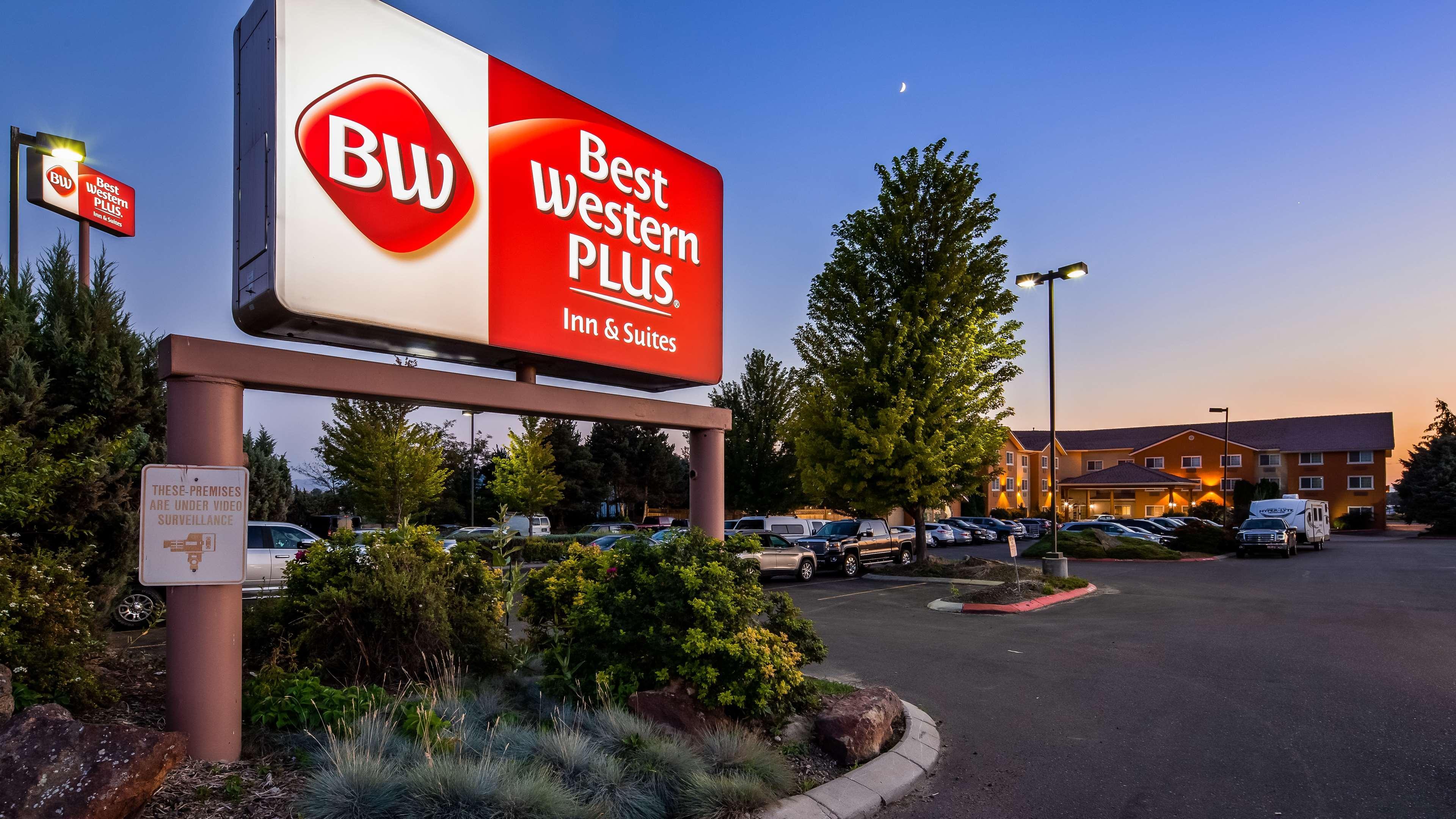 Best Western Plus Caldwell Inn & Suites Exterior photo