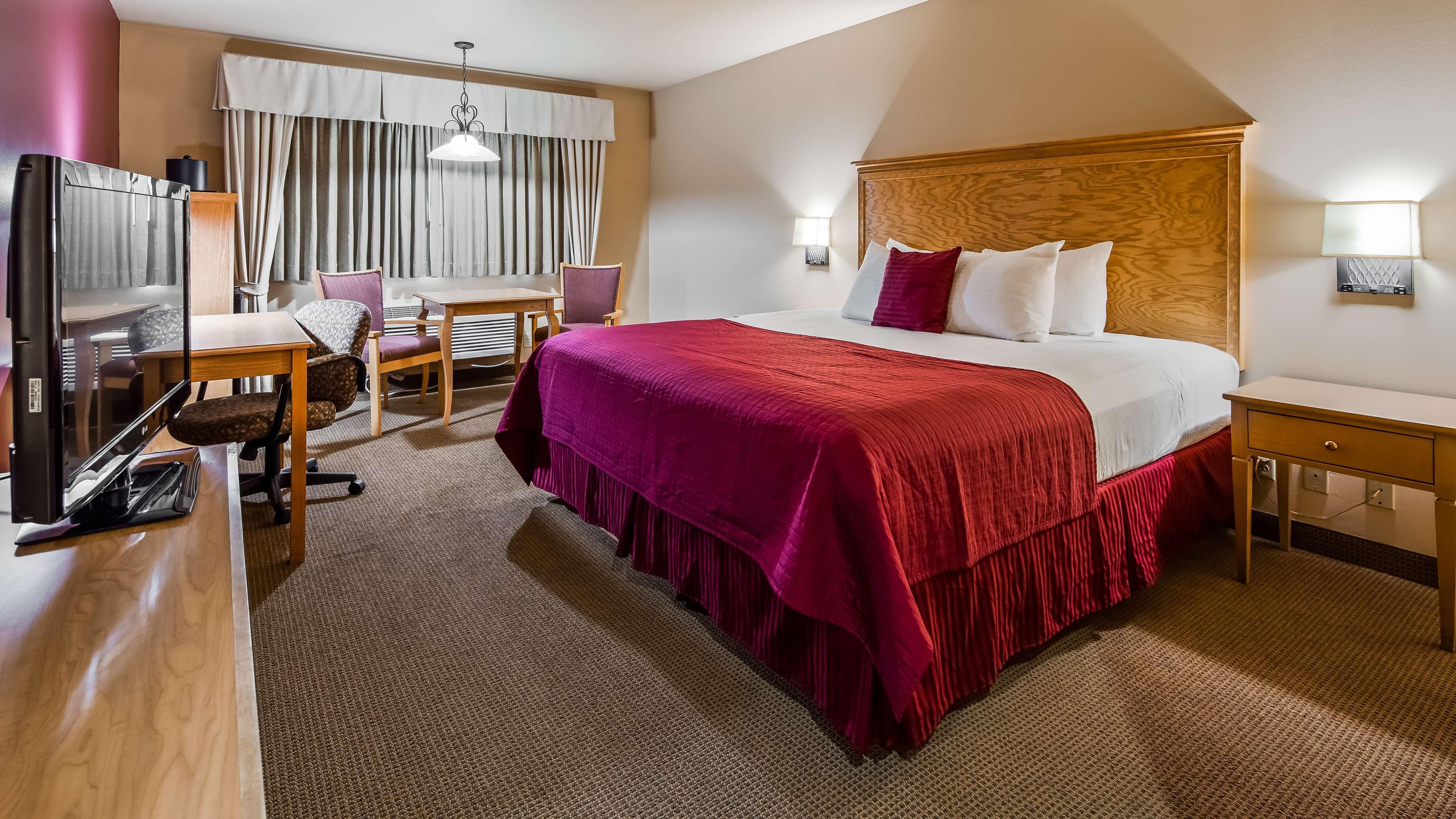Best Western Plus Caldwell Inn & Suites Exterior photo