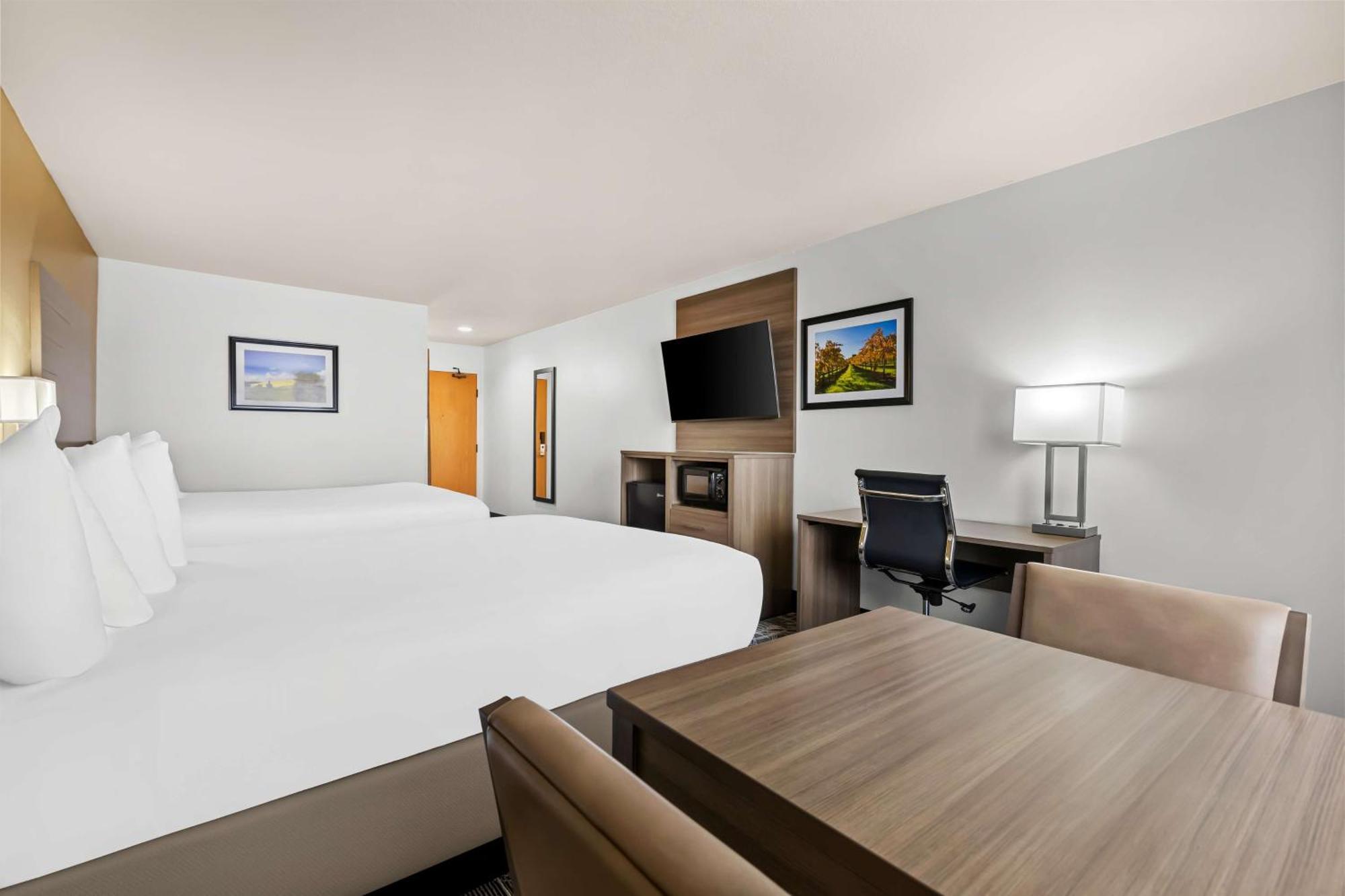 Best Western Plus Caldwell Inn & Suites Exterior photo